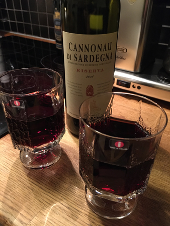 Cannonau di Sardagna Riserva 2016 och två glas