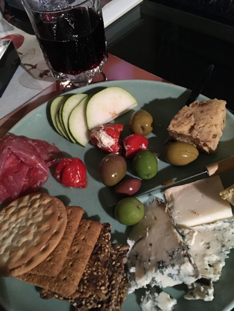 Kex kalkonsalami oliver paprikor päron ost vin