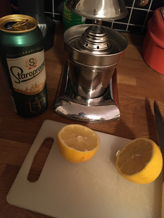 Staropramen och citronhalvor