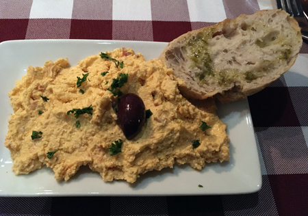 Fetaoströra och bröd