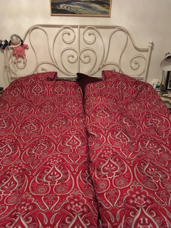 Röda paisleypåslakan