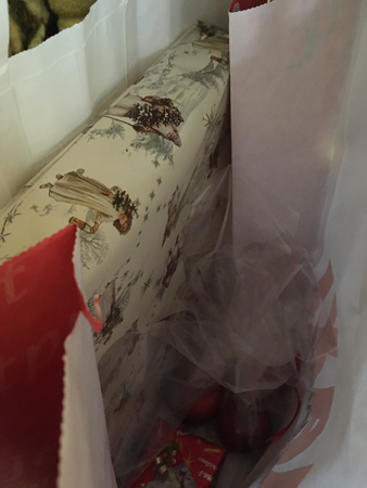 Paket o röda äpplen till Annas mamma o L