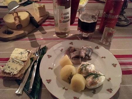 Julmat med sill potatis ägghalvor