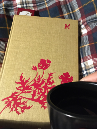 Boken Lättingen och kaffe på sängen