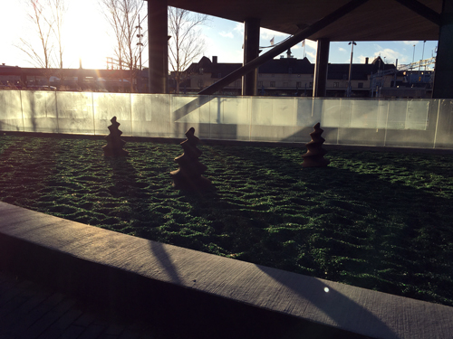 Julgranskonst utanför hotell