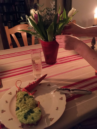 Gratinerad hummer och tulpanjustering