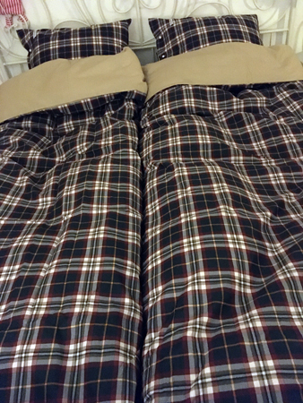 Blårutigt i sängen