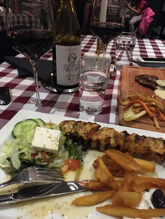 Kycklingspett potatisklyftor Akropolis