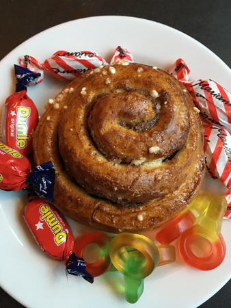 Kanelbulle och godis på Park Inn