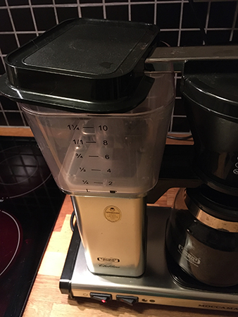 Luftning av kaffebryggarens vattenbehållare