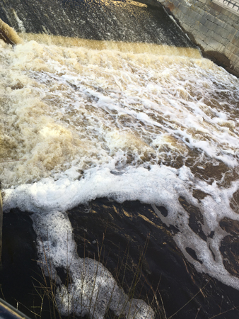 Vattenfall utanför Upplandsmuseet