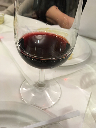 Rödvin i glaset