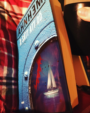 Boken X sätt att dö och kaffe på sängen