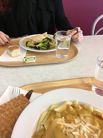 Försenad födelsedagslunch med F