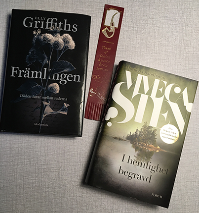 Böckerna Främlingen och I hemlighet begravd