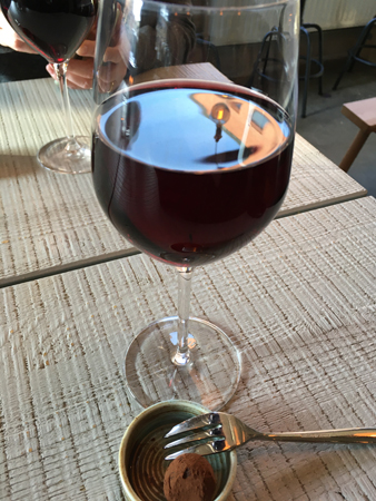 Sangiovese och chokladtryffel med lakrits på Klostergatan fem