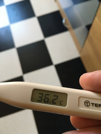 Febertermometer visar 36 o 2