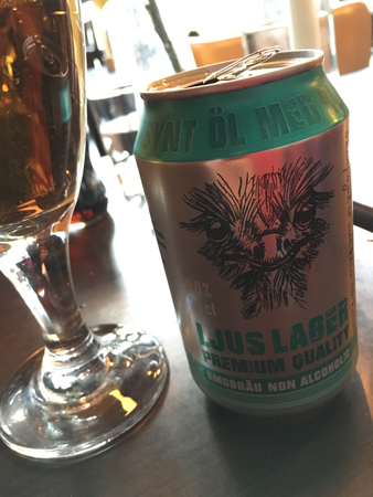 En ljus alkoholfri lager på Sherlocks