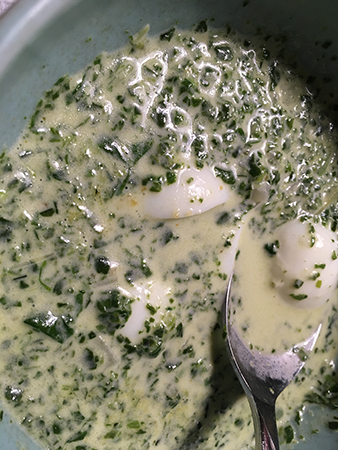 Spenatsoppa med ägg