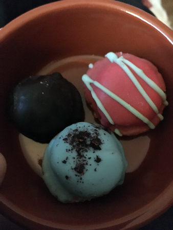 Tre biskvier närbild krispaket 3 Klostergatan 5