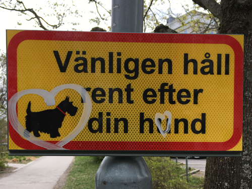 Skylt Vänligen håll rent efter din hund