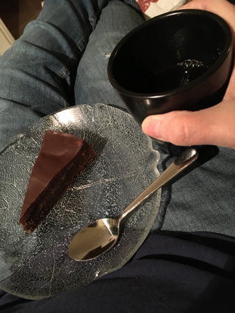 Chokladkaka och kaffe