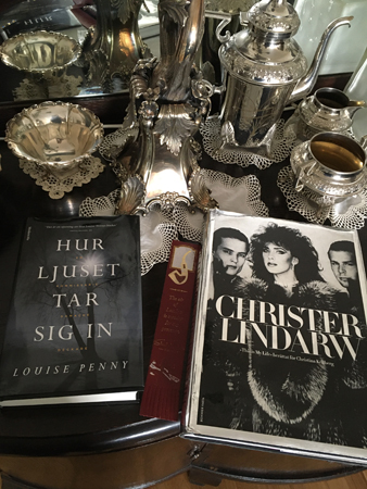 Böckerna Hur ljuset tar sig in och This is my life