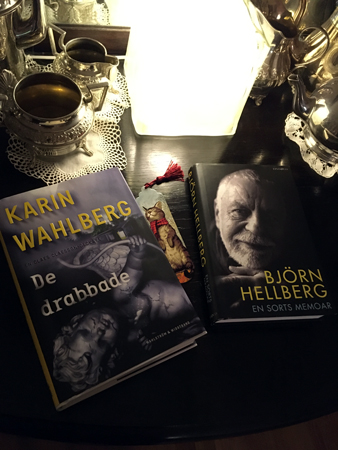 Böckerna De drabbade och En sorts memoar