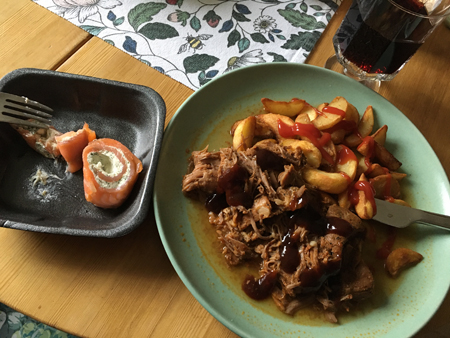 Laxrullar med pepparrotsfärskost pulled turkey