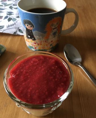 Annas hallonpannacotta och kaffe