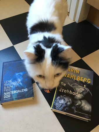 Citrus med böckerna Näktergalens död och De drabbade