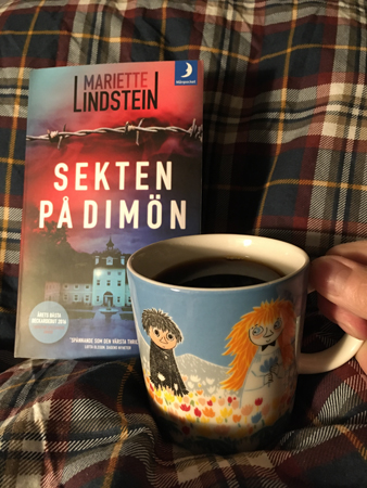 Boken Sekten på Dimön och kaffe på sängen