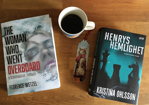 Böckerna The woman who went overboard och Henrys hemlighet