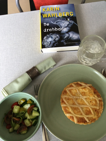 Ostpaj grönsaker vatten och boken De drabbade