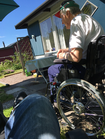 Jag och L softar i Slottsträdgården