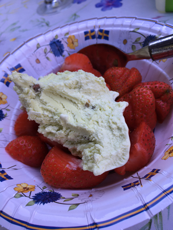 Jordgubbar och glass