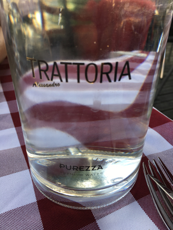 Vattenkaraff Trattoria Alessandro