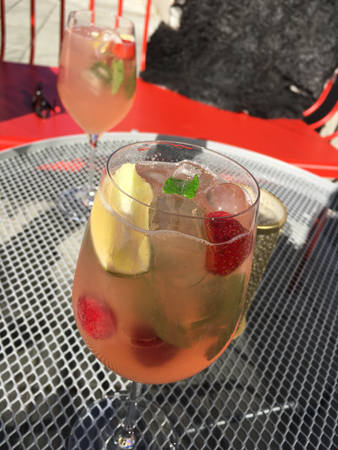 Pink gindrink Klostergatan fem