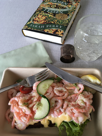 Räkmacka och boken Ormen i Essex