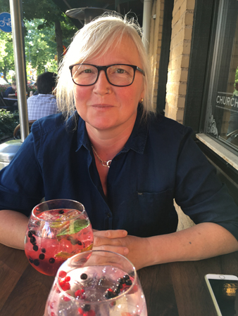 Anna på Churchill Arms med GT