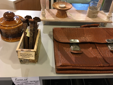 Järnspikar och bandyportfölj Stickspåret