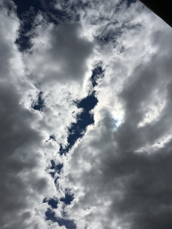 Spricka bland molnen