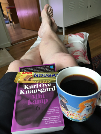 Eftermiddagsfika med Knausgård och Dubbelnougat