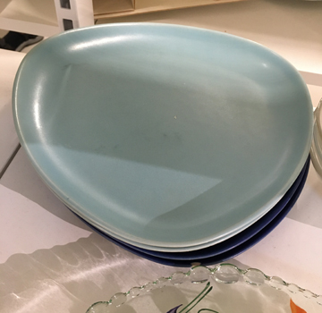 Trekantiga Höganästallrikar