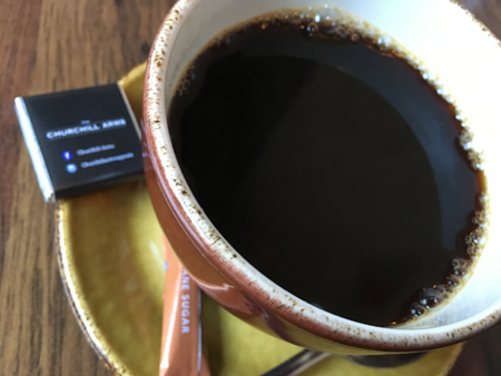 Kaffe på Churchill Arms