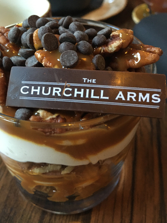 Dessert på Churchill Arms