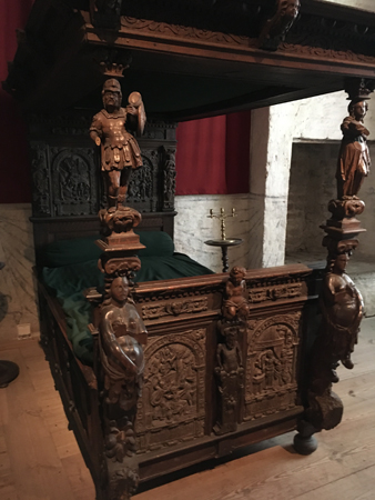 Liten men stadig träsäng Vadstena slott