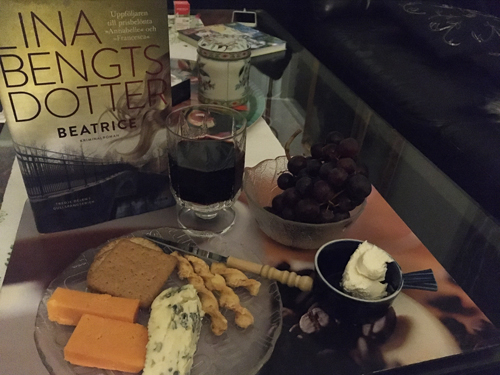 Boken Beatrice ost kex druvor och vin Boken Beatrice ost kex druvor och vin