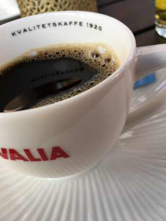 Kaffe i Gevaliakopp Berggrens öltapp Motala