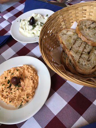 Röror och bröd Akropolis